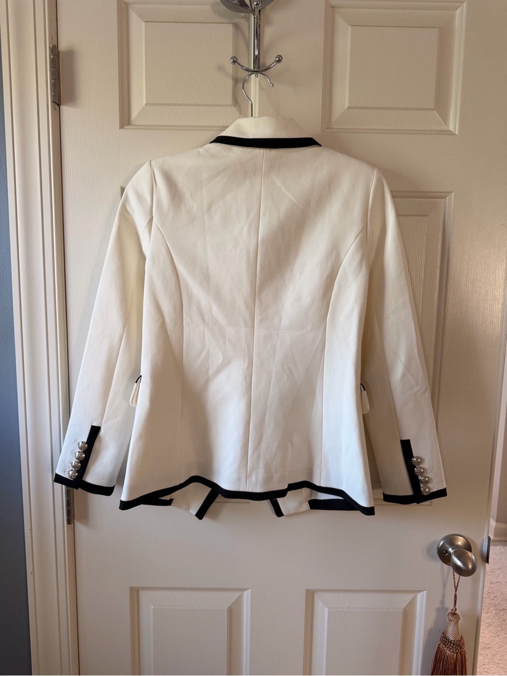 Brand New White House Black Market White Blazer with Black Trim Double-Breasted - Picture 6 of 10
